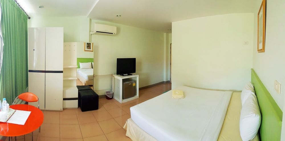 Nine Inn @ Town Phuket Екстериор снимка