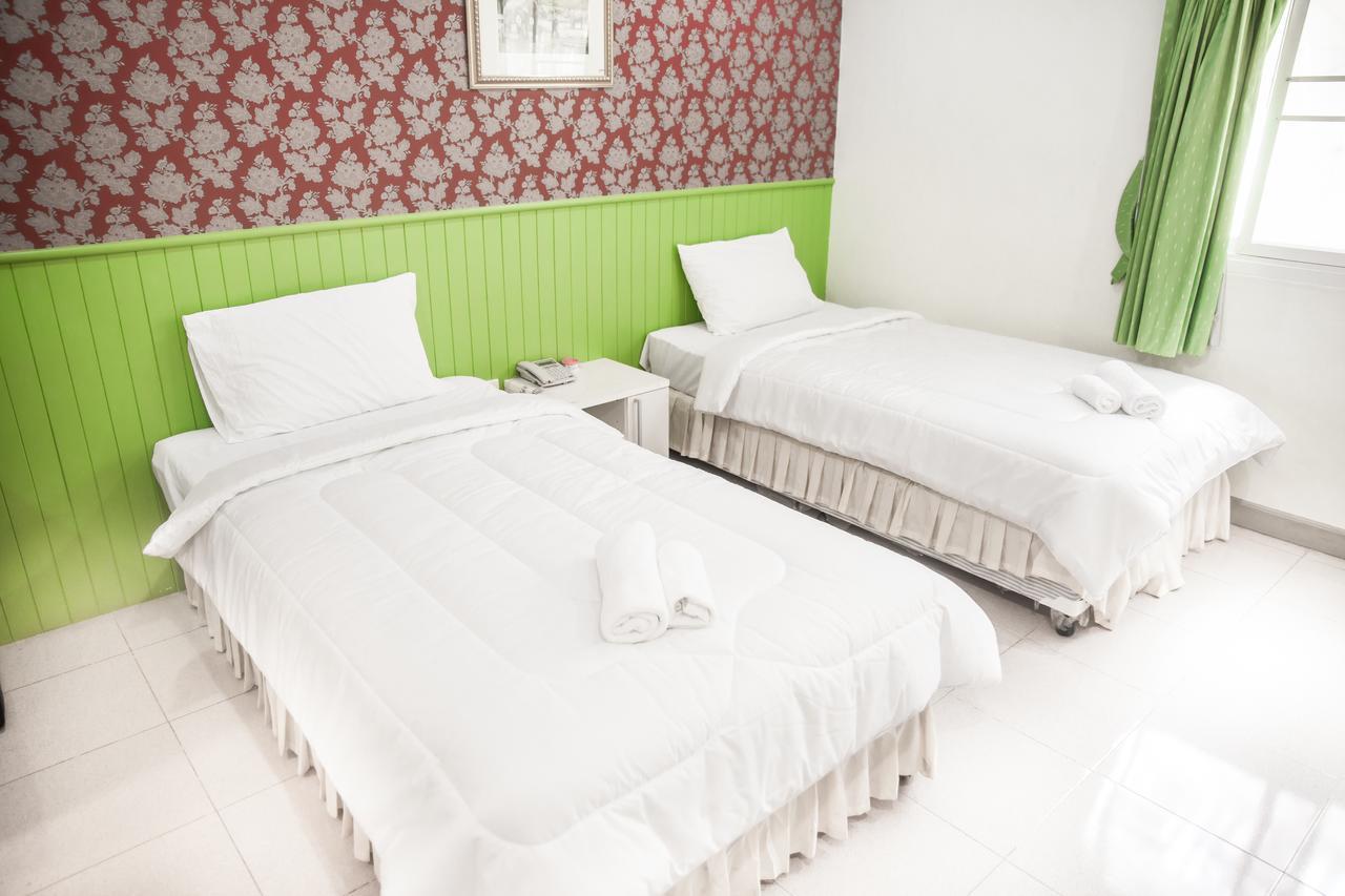 Nine Inn @ Town Phuket Екстериор снимка